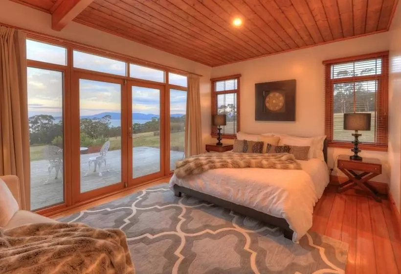 Отель The Peninsula Experience