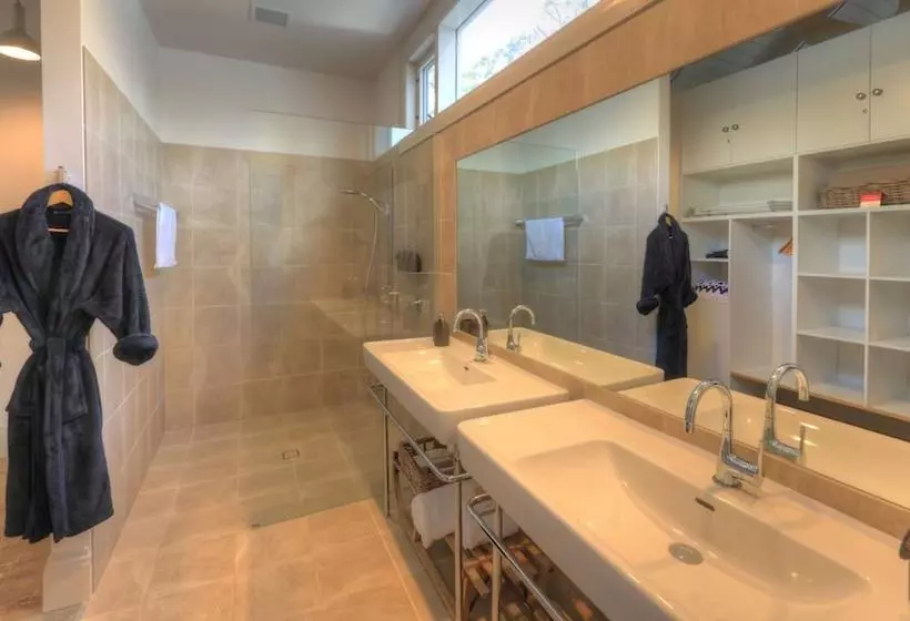 Отель The Peninsula Experience