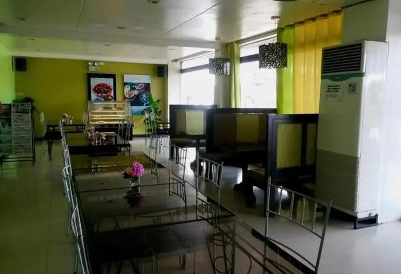 Отель Urban Manor