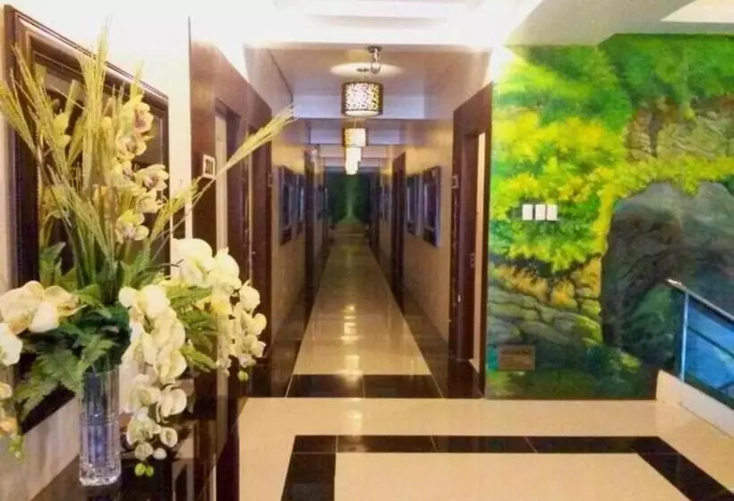 Отель Urban Manor