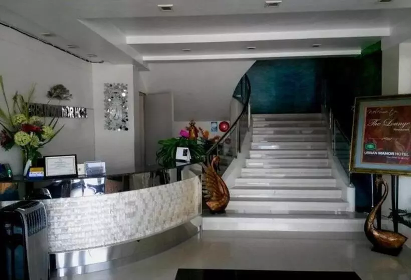 Отель Urban Manor