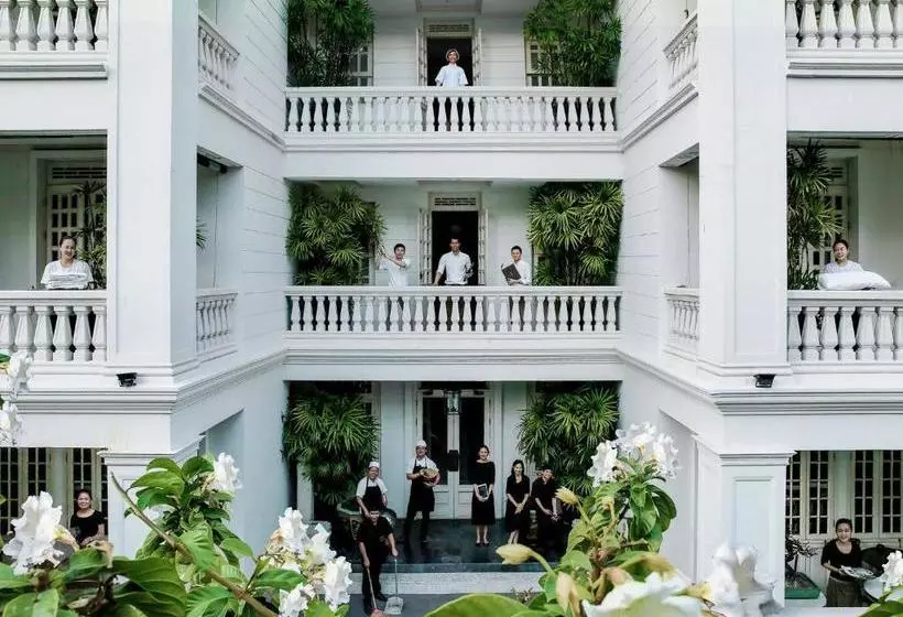 Cabochon Hotel & Residence