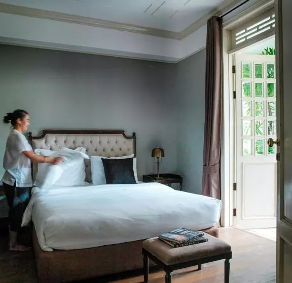 Cabochon Hotel & Residence