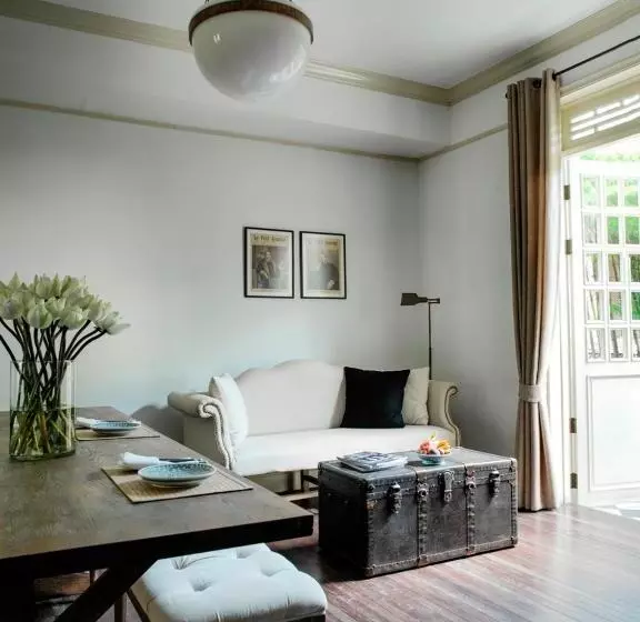 Cabochon Hotel & Residence