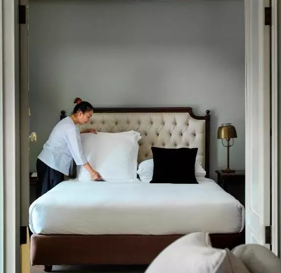 Cabochon Hotel & Residence