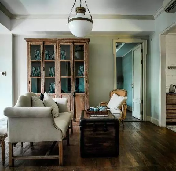 Cabochon Hotel & Residence