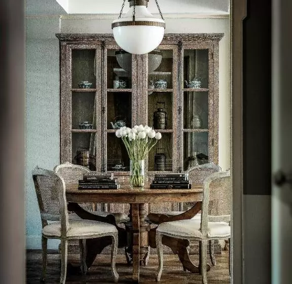 Cabochon Hotel & Residence