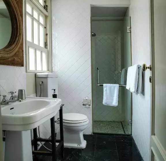 Cabochon Hotel & Residence