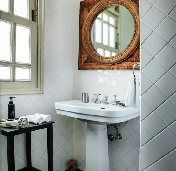 Cabochon Hotel & Residence