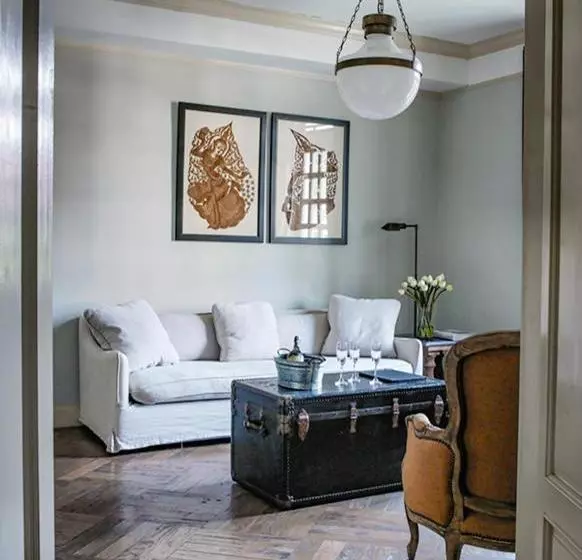 Cabochon Hotel & Residence