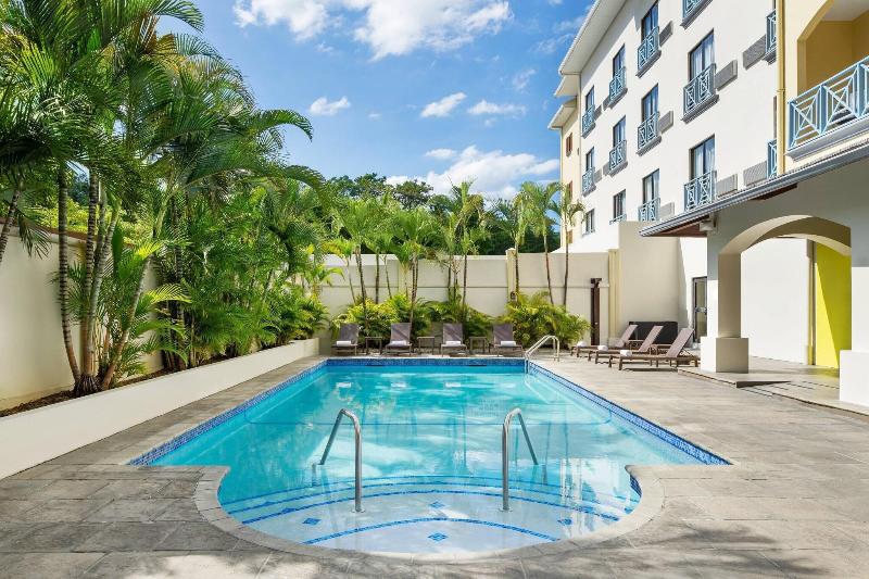 هتل Courtyard By Marriott Port Of Spain