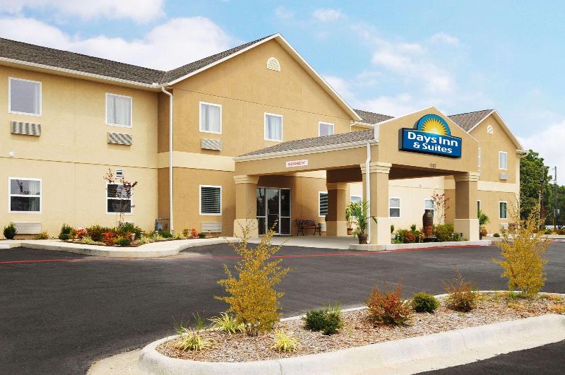 בית מלון כפרי Days Inn & Suites By Wyndham Cabot