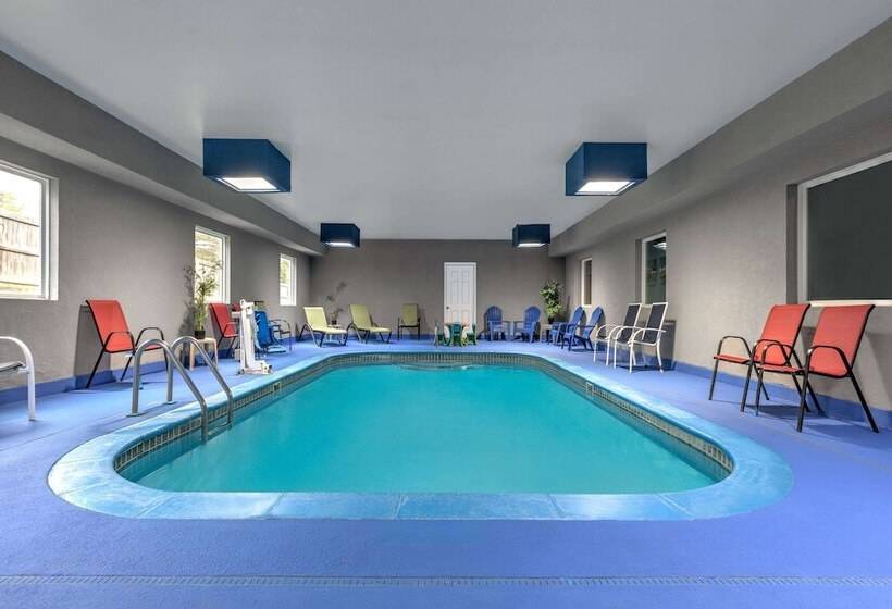 בית מלון כפרי Days Inn & Suites By Wyndham Cabot