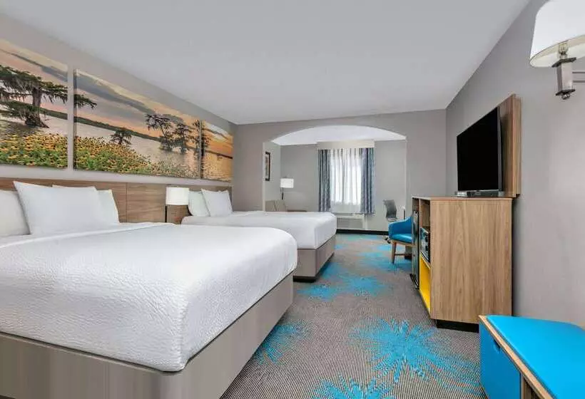 Отель Days Inn & Suites By Wyndham Cabot