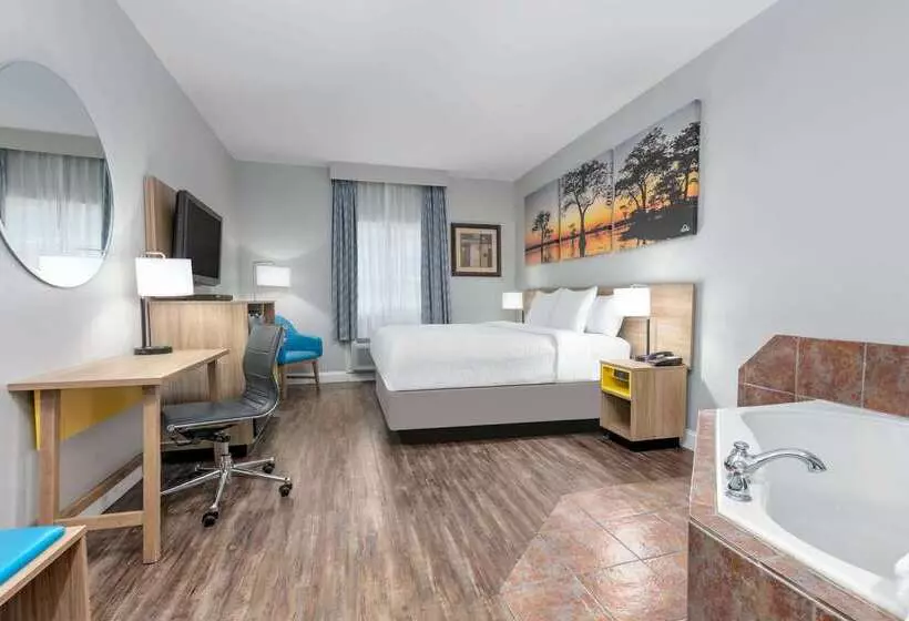 Отель Days Inn & Suites By Wyndham Cabot