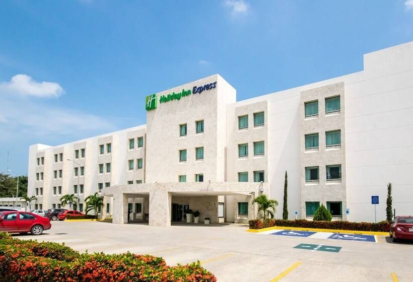 בית מלון כפרי Holiday Inn Express Paraiso Dos Bocas By Ihg