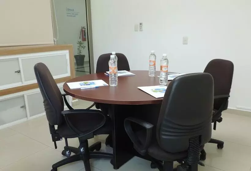 Отель Holiday Inn Express Paraiso Dos Bocas By Ihg