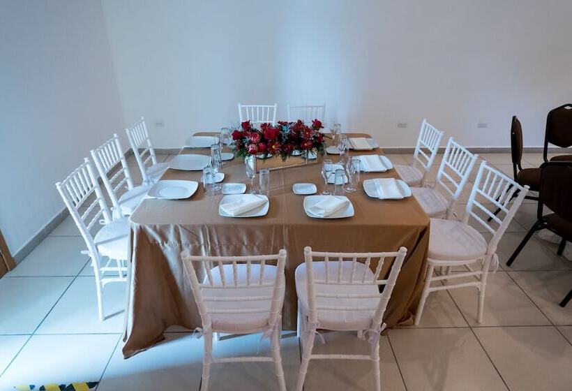 בית מלון כפרי Holiday Inn Express Paraiso Dos Bocas By Ihg