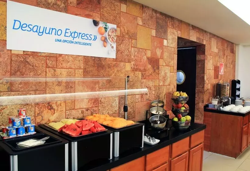 Отель Holiday Inn Express Paraiso Dos Bocas By Ihg