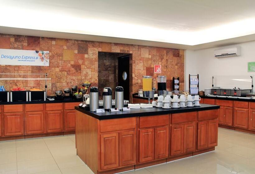 בית מלון כפרי Holiday Inn Express Paraiso Dos Bocas By Ihg