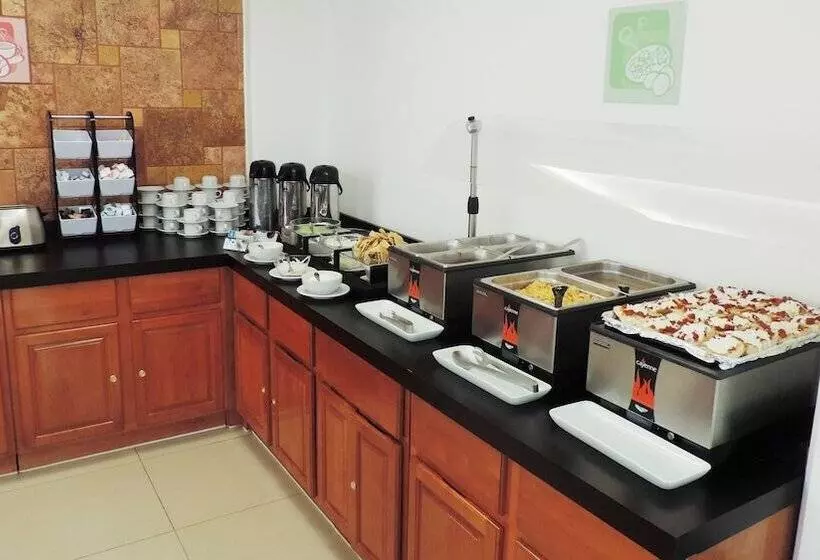 Отель Holiday Inn Express Paraiso Dos Bocas By Ihg