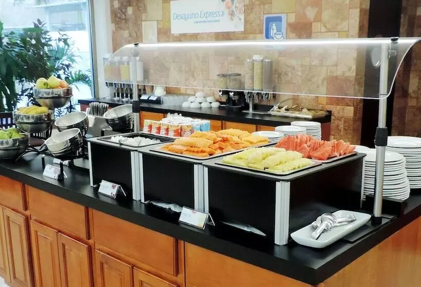 Отель Holiday Inn Express Paraiso Dos Bocas By Ihg