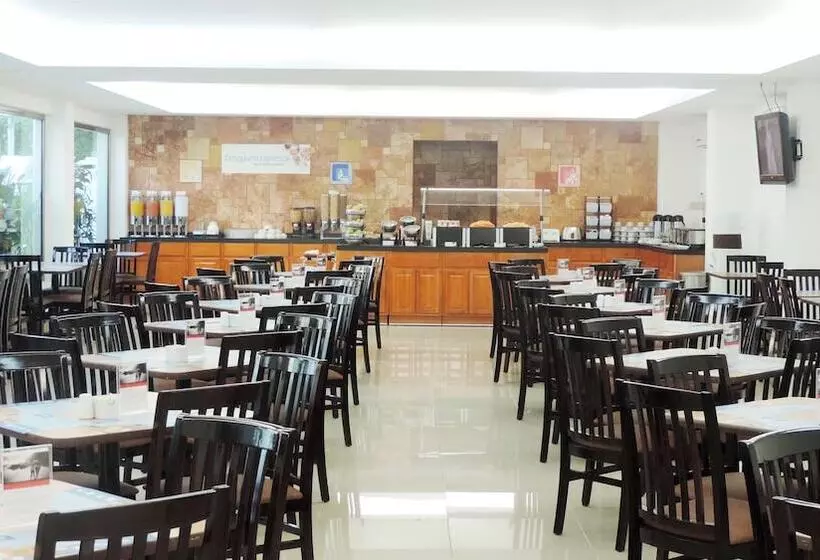 Отель Holiday Inn Express Paraiso Dos Bocas By Ihg