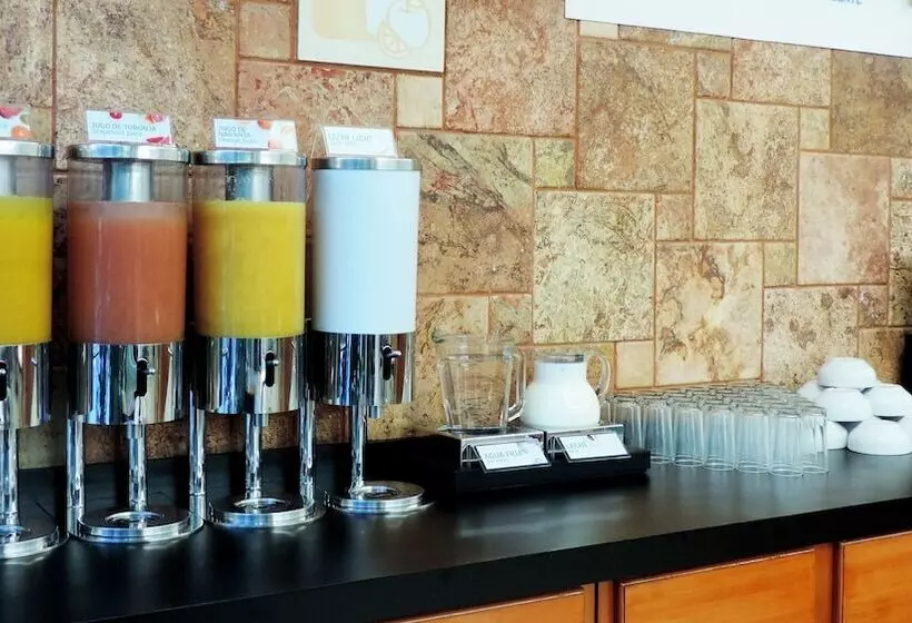 Отель Holiday Inn Express Paraiso Dos Bocas By Ihg