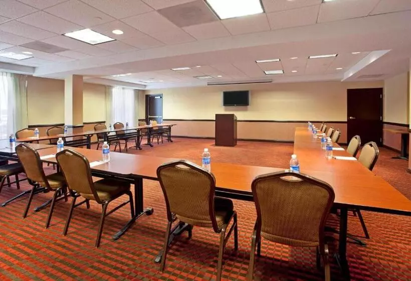 هتل Hyatt Place Atlanta Airport North