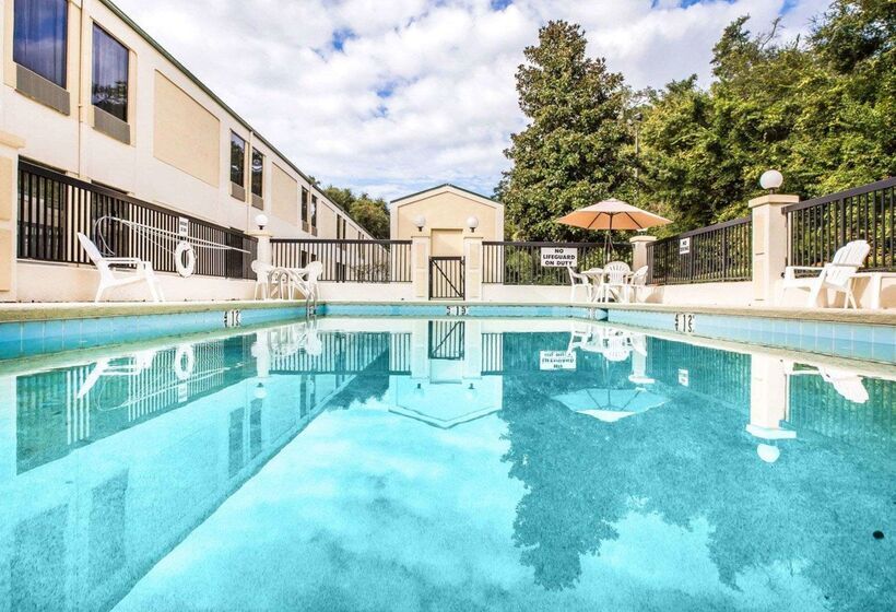 ホテル Quality Inn Dariennorth Brunswick