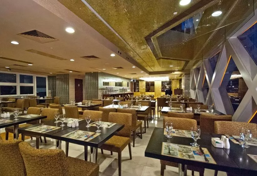 هتل Ramada Hong Kong Harbour View