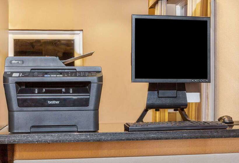 בית מלון כפרי Super 8 By Wyndham Center