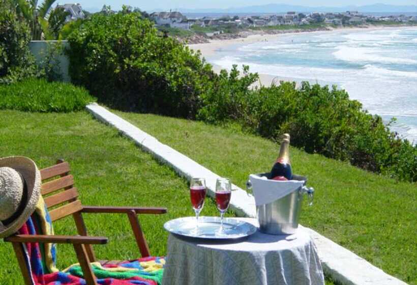 Отель The Sands @ St Francis