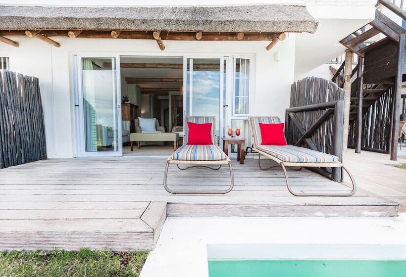 Отель The Sands @ St Francis