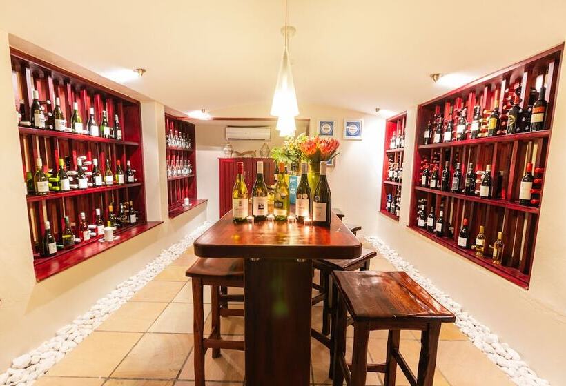 Отель The Sands @ St Francis