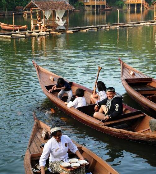 Kampung Sampireun Resort & Spa