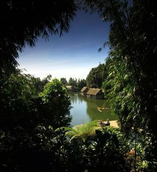 Kampung Sampireun Resort & Spa