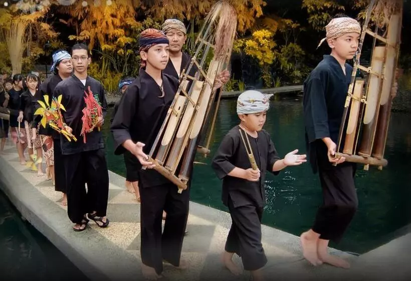 Kampung Sampireun Resort & Spa