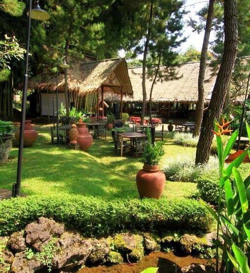 Kampung Sampireun Resort & Spa