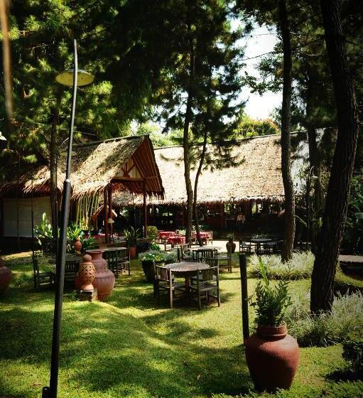 Kampung Sampireun Resort & Spa