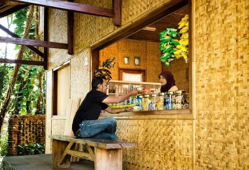 Kampung Sampireun Resort & Spa