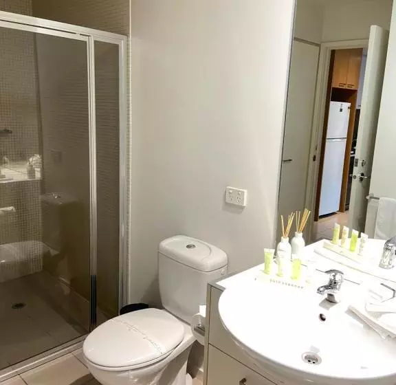 Hotel Akom At Docklands