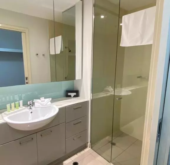 Hotel Akom At Docklands