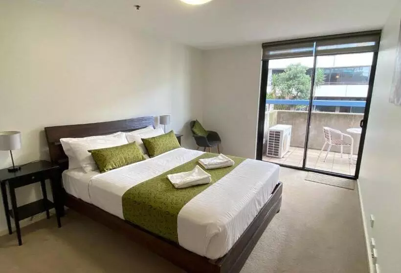 Hotel Akom At Docklands