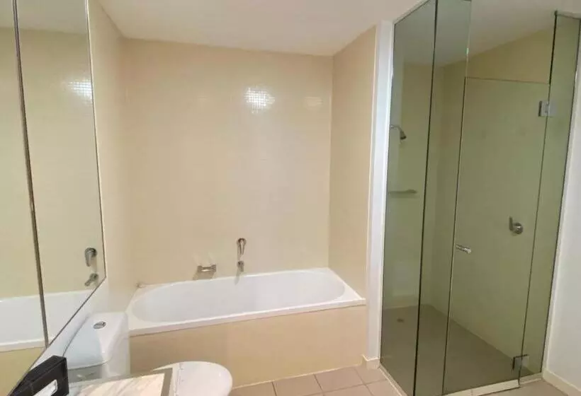 Hotel Akom At Docklands