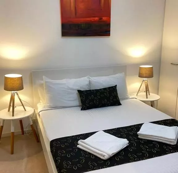 Hotel Akom At Docklands