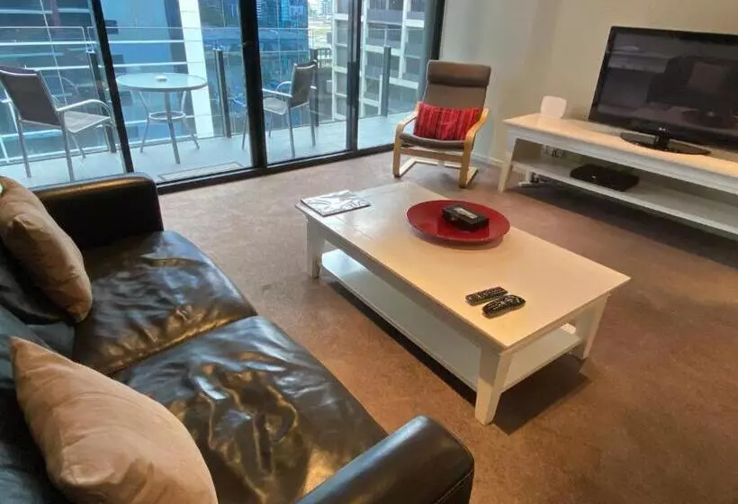 Hotel Akom At Docklands