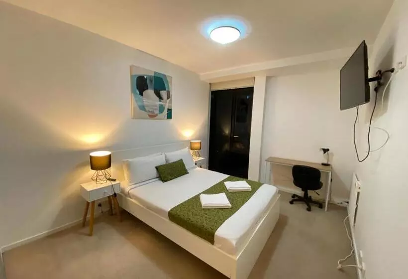 Hotel Akom At Docklands