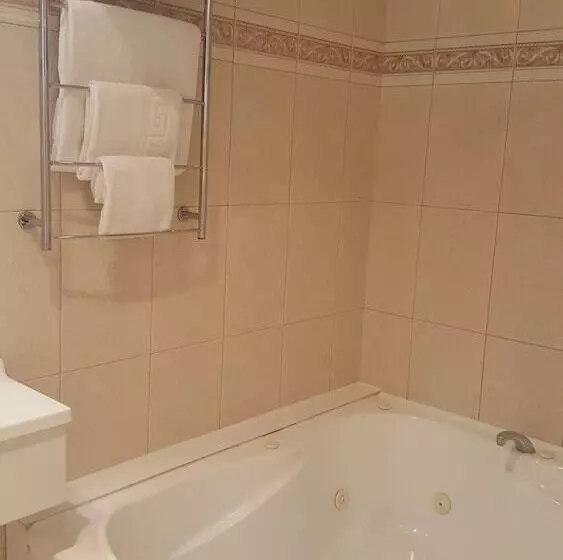 Hotel At The Rocks Motor Lodge