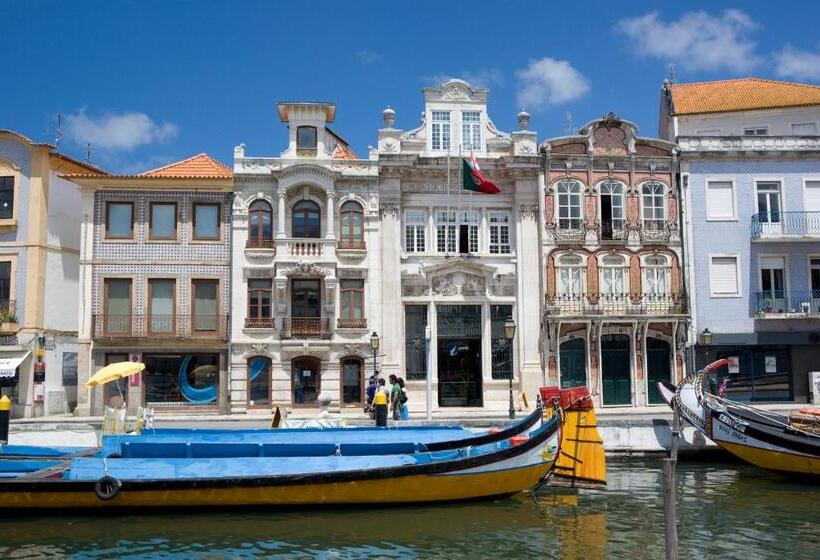 فندق Aveiro Center